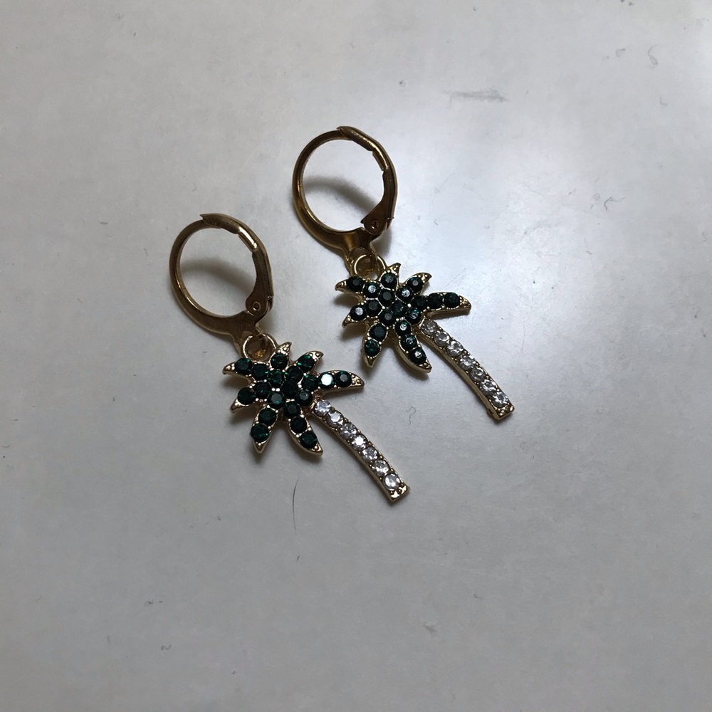 Palm tree 🌴 Earrings - Picture 6 of 6